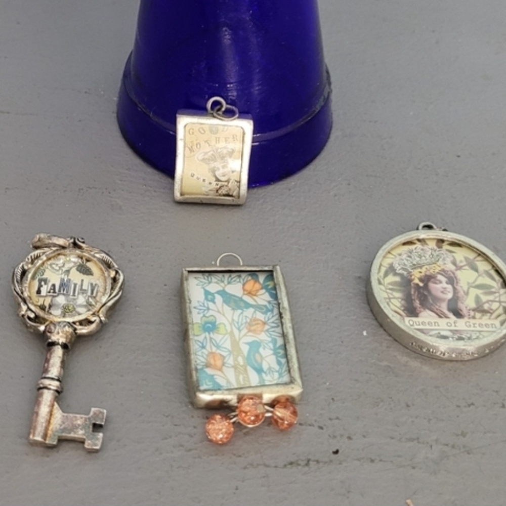 Vintage Inspired Charm Set - Picture 4 of 4